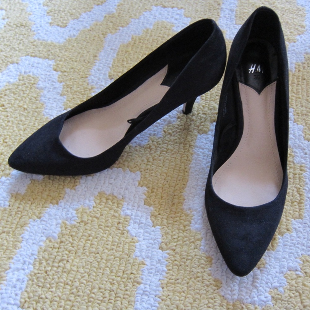 H&M Classic Suede Black Low-Heel Pump 8